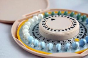El alcohol y las píldoras anticonceptivas